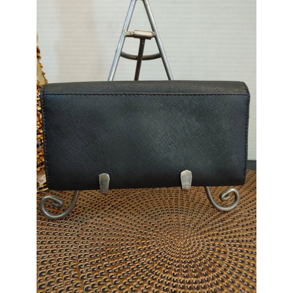 Michael Kors Hamilton Traveler Large Flap Wallet - Picture 3 of 7